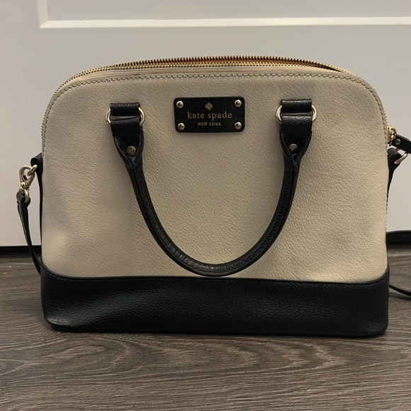 Kate Spade Purse - Picture 1 of 3